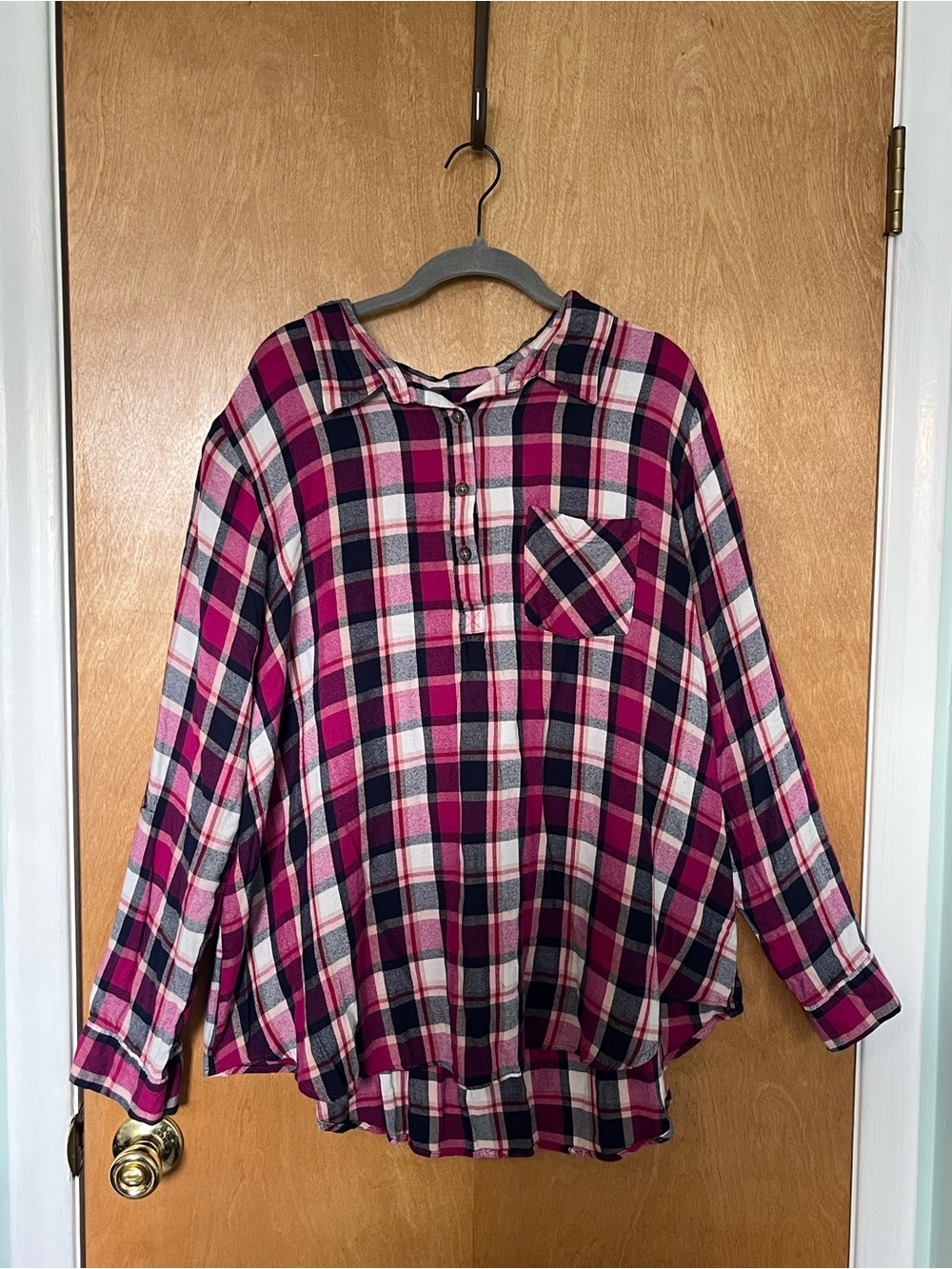 Falls Creek Women’s Size 3X Pink, White & Black Plaid Button-Down Flannel